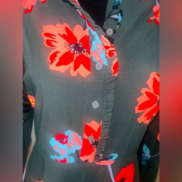 NWOT Loft Floral Ruffle Trim Shirtdress. Size: 0 Smart style - Picture 5 of 8